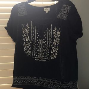 American Eagle embroidered blouse